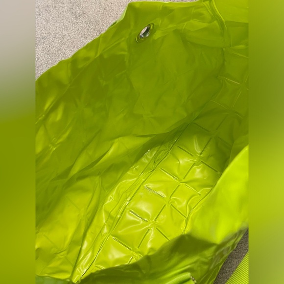 Inflatable Beach Bag - Picture 2 of 7